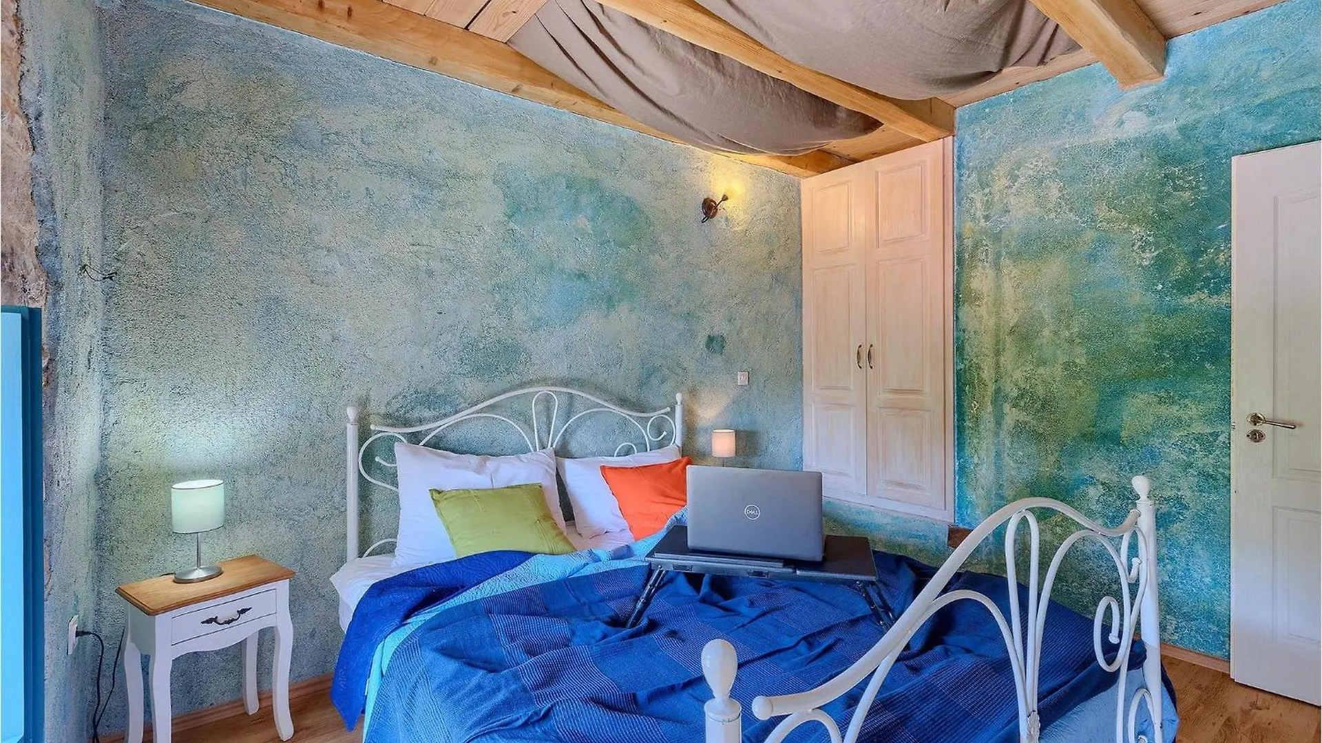 Villa Mate Lovrinici 0*,  Croatia