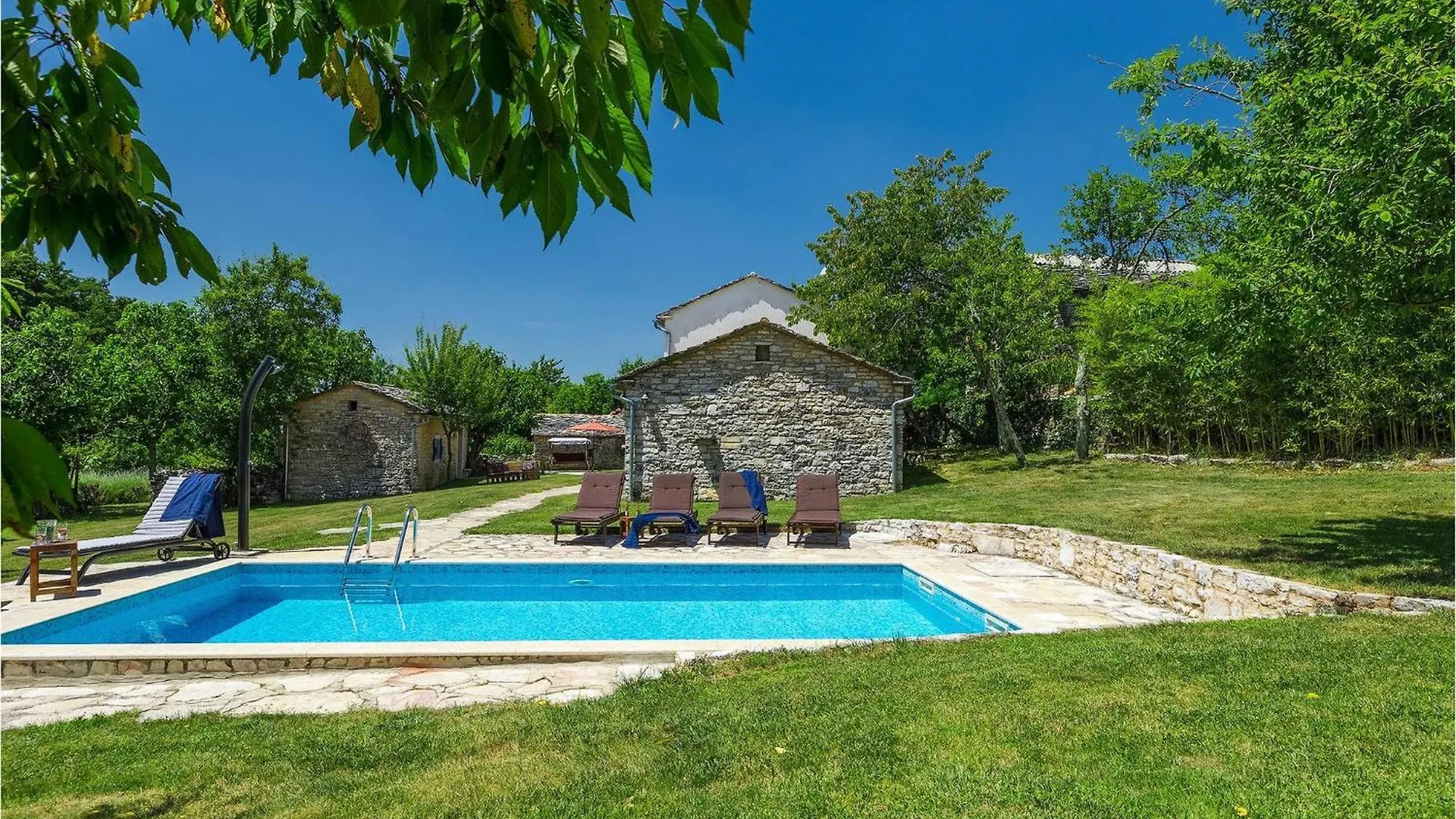 Villa Mate Lovrinici
