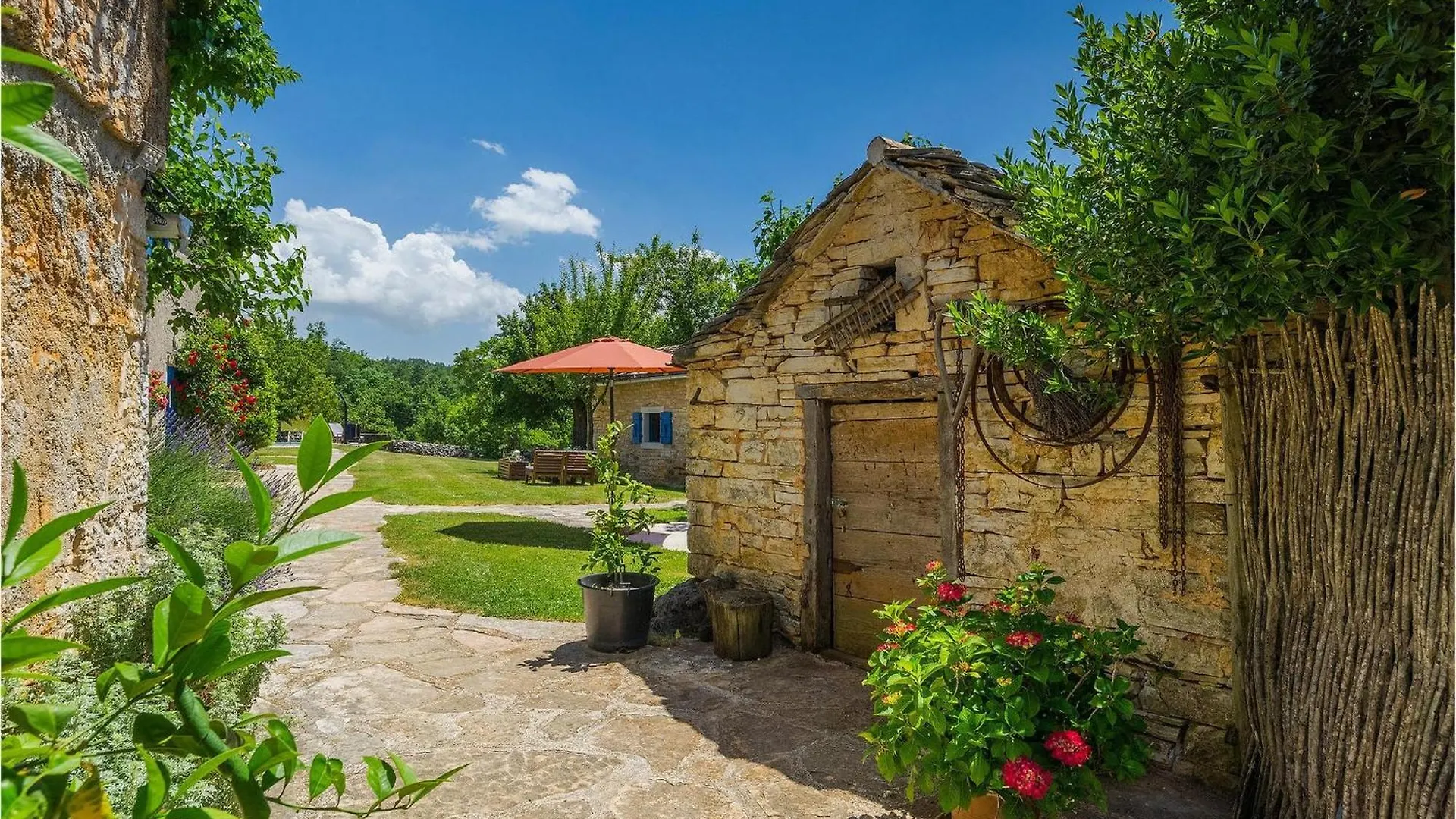 Villa Mate Lovrinici