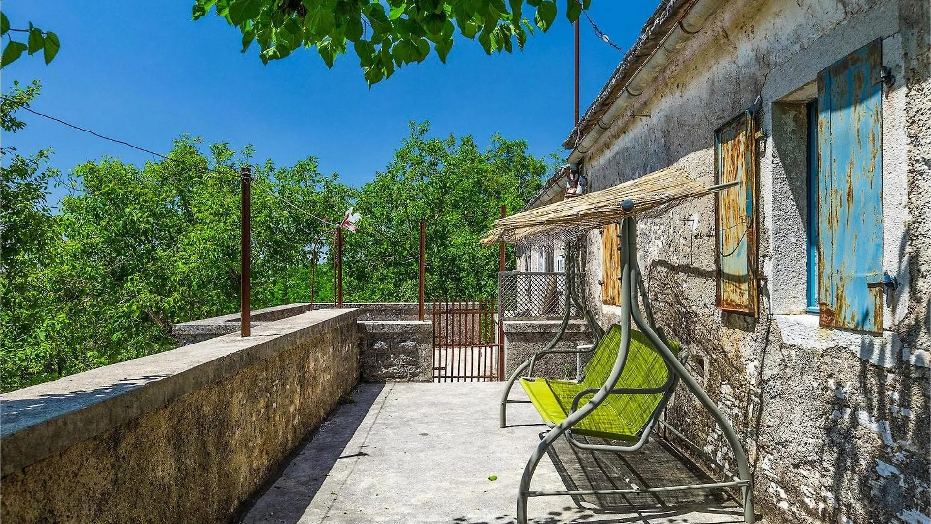Villa Mate Lovrinici 0*,