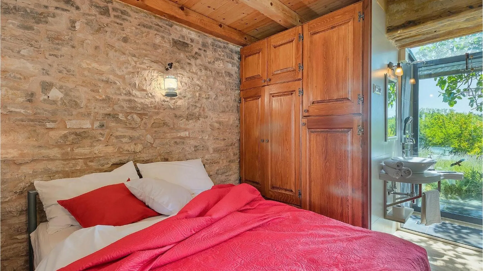 Villa Mate Lovrinici 0*,  Croatia