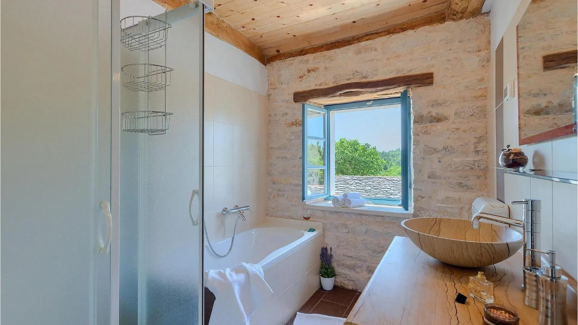 Villa Mate Lovrinici