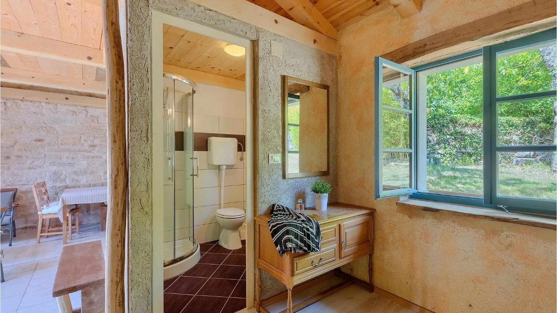 Villa Mate Lovrinici