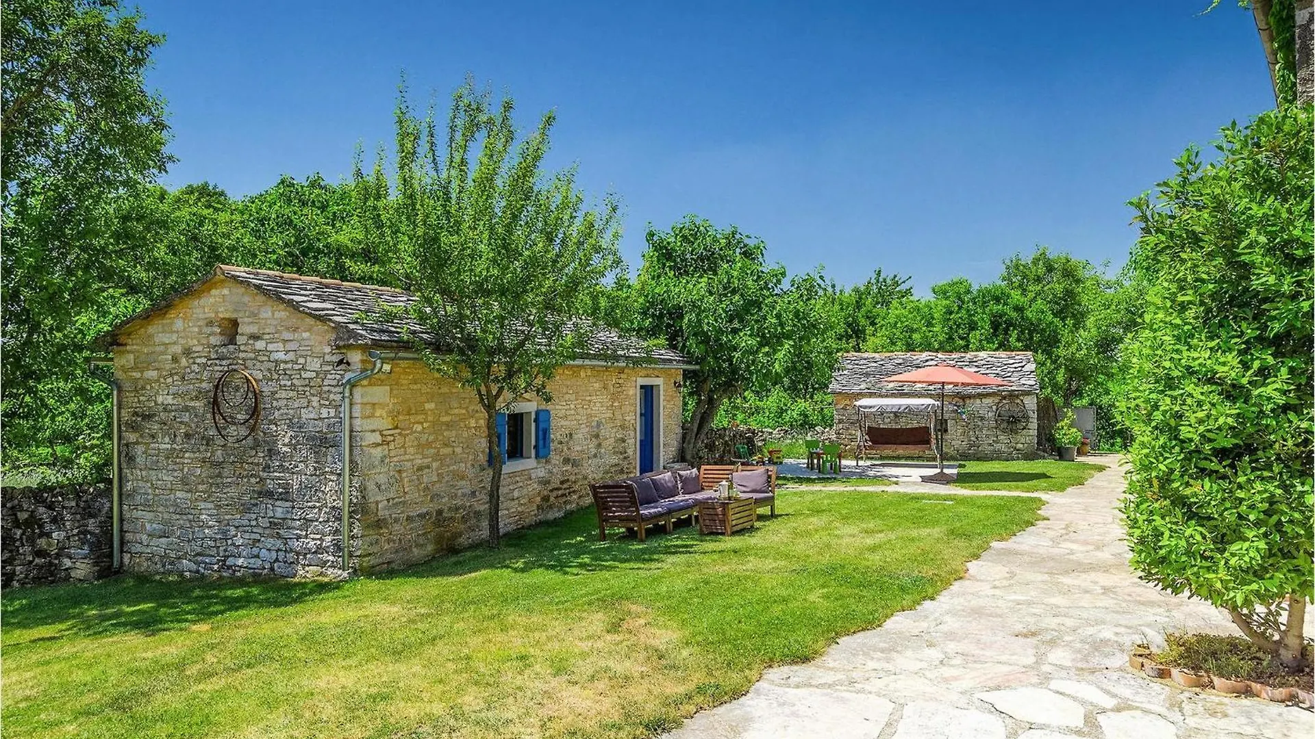 Villa Mate Lovrinici 0*,